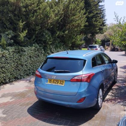 יונדאי i30 Inspire סטיישן אוט' 1.6 (135 כ"ס) בנזין 2015 למכירה ברמת גן