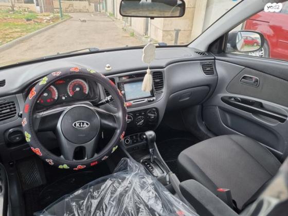 קיה ריו EX סדאן אוט' 1.4 (97 כ''ס) בנזין 2011 למכירה בנתניה