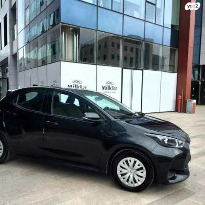 טויוטה יאריס Sol אוט' 1.5 (125 כ"ס) בנזין 2021 למכירה באור יהודה