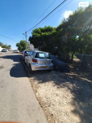 טויוטה יאריס Sol אוט' 1.3 (87 כ''ס) בנזין 2003 למכירה בחדרה
