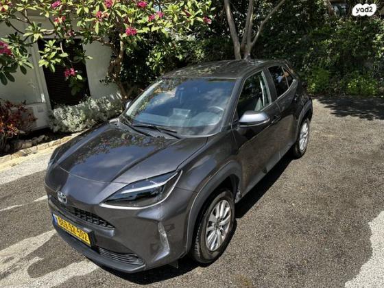 טויוטה יאריס קרוס HSD Urban אוט' 1.5 (92 כ''ס) בנזין 2022 למכירה בתל אביב יפו