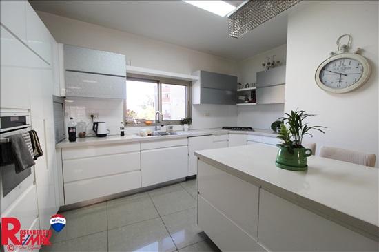 דירת גג 6 חדרים למכירה בבת ים | השלושה 40 | עמידר