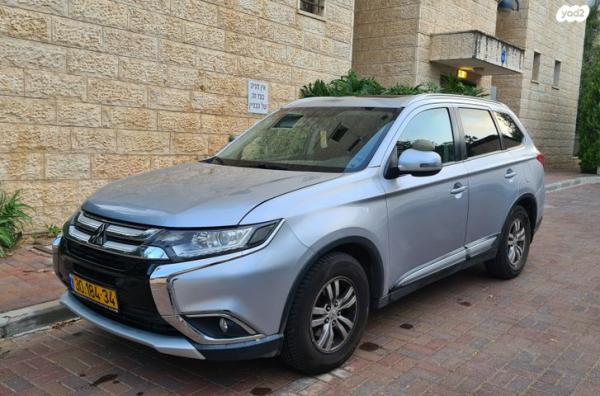 מיצובישי אאוטלנדר Instyle אוט' 7 מק' 2.0 (150 כ"ס) בנזין 2015 למכירה במבשרת ציון