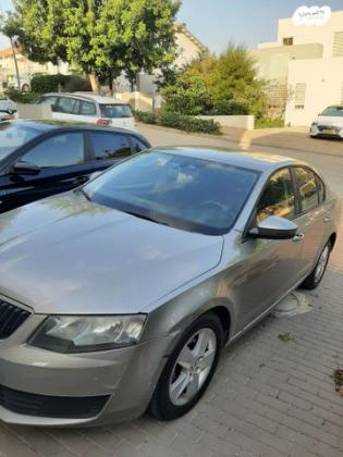 סקודה אוקטביה Ambition אוט' 1.2 (110 כ"ס) בנזין 2015 למכירה בלהבות חביבה