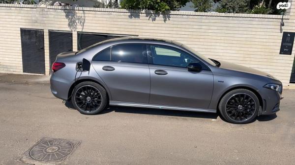 מרצדס A-Class A250E AMG Line הייבריד אוט' 1.3 (160 כ''ס) ק2 היברידי חשמל / בנזין 2020 למכירה בתל אביב יפו