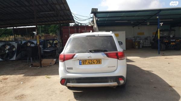 מיצובישי אאוטלנדר Instyle אוט' 7 מק' 2.0 (150 כ"ס) בנזין 2017 למכירה בקרית גת