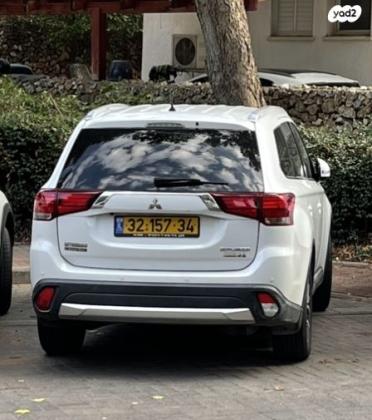 מיצובישי אאוטלנדר Premium אוט' 7 מק' 2.0 (150 כ''ס) בנזין 2015 למכירה בכפר סבא