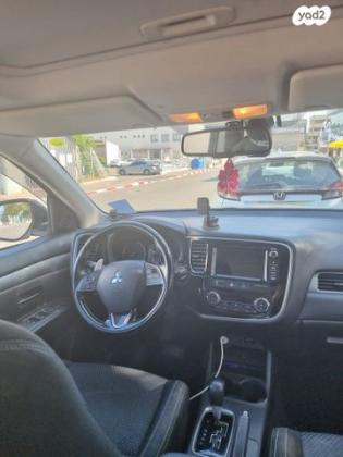 מיצובישי אאוטלנדר Instyle אוט' 7 מק' 2.0 (150 כ"ס) בנזין 2016 למכירה בבני ברק