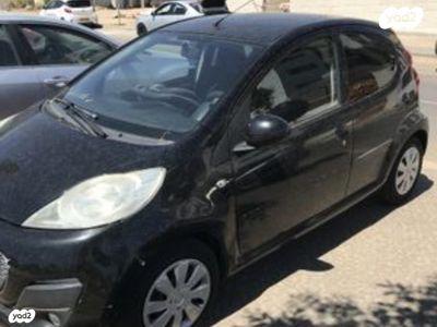 פיג'ו 107 Active אוט' 1.0 (68 כ''ס) בנזין 2012 למכירה בראש העין