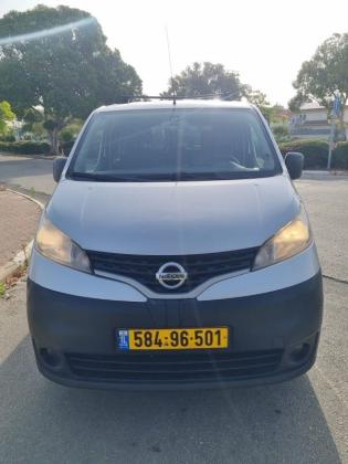 ניסאן NV200 Combi ידני דיזל 5 מק' 1.5 (90 כ''ס) דיזל 2018 למכירה ביבנה
