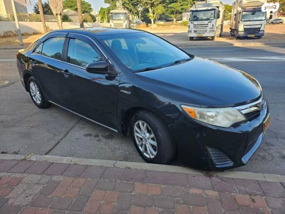 טויוטה קאמרי LE הייבריד אוט' 2.5 (200 כ"ס) בנזין 2014 למכירה בנתניה