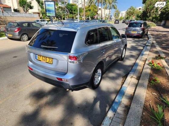 מיצובישי אאוטלנדר Instyle אוט' 7 מק' 2.0 (150 כ"ס) בנזין 2015 למכירה באור יהודה