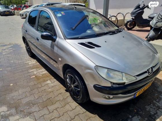 פיג'ו 206 XT אוט' 1.4 (75 כ''ס) בנזין 2003 למכירה בתל אביב יפו