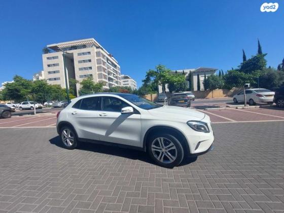 מרצדס GLA GLA200 Urban אוט' 1.6 (156 כ''ס) [2014-2017] בנזין 2016 למכירה ברמת גן