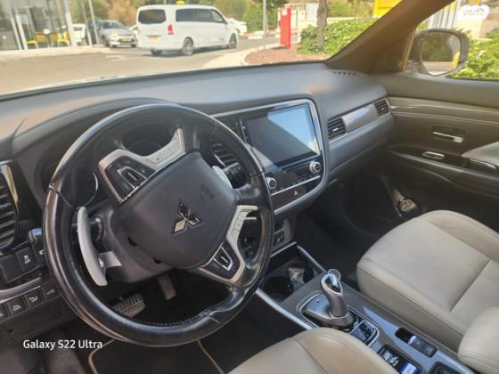 מיצובישי אאוטלנדר PHEV 4X4 Luxury הייבריד אוט' 5 מק' 2.4 (135 כ''ס) היברידי חשמל / בנזין 2020 למכירה במודיעין מכבים רעות