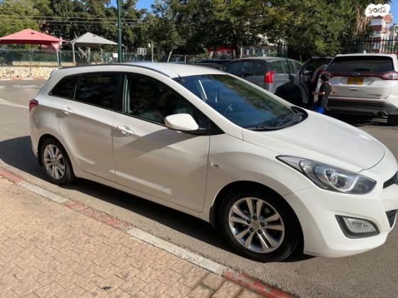 יונדאי i30 Inspire סטיישן אוט' 1.6 (135 כ"ס) בנזין 2013 למכירה בהרצליה