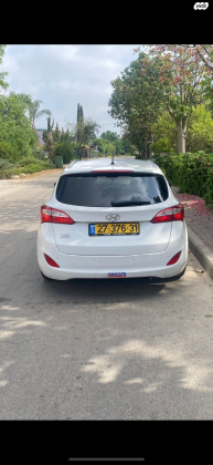 יונדאי i30 Inspire סטיישן אוט' 1.6 (135 כ"ס) בנזין 2014 למכירה ברחובות