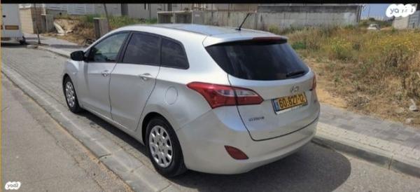 יונדאי i30CW Inspire סטיישן אוט' 1.6 (126 כ''ס) בנזין 2012 למכירה בחריש