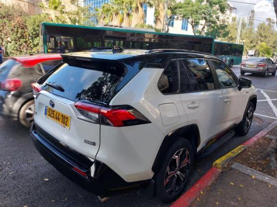 טויוטה RAV4 הייבריד 4X4 E-Motion פלאג-אין אוט' 2.5 (185 כ''ס) היברידי חשמל / בנזין 2021 למכירה בחיפה
