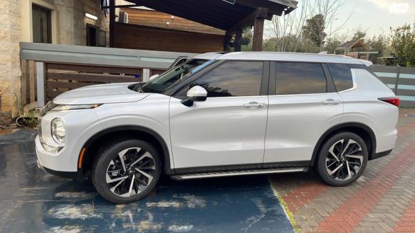 מיצובישי אאוטלנדר Instyle אוט' 7 מק' 2.5 (181 כ"ס) בנזין 2022 למכירה בחדרה