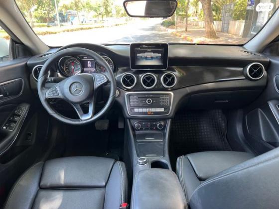 מרצדס CLA CLA180 Urban FL אוט' 1.6 (122 כ"ס) בנזין 2017 למכירה בנתניה