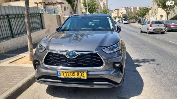 טויוטה היילנדר 4X4 E-Xclusive הייבריד אוט' 7 מק' 2.5 (190 כ''ס) בנזין 2021 למכירה בירושלים
