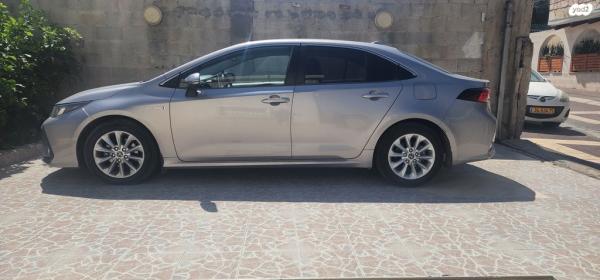 טויוטה קורולה הייבריד Sun סדאן אוט' 1.8 (98 כ''ס) בנזין 2020 למכירה בטירה