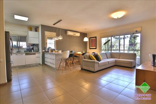 דירה 5 חדרים למכירה בקרית ביאליק | ציפורי | ביאליק הותיקה