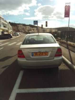 טויוטה קורולה Verso Luxury אוט' 1.8 (129 כ"ס) בנזין 2006 למכירה ברכסים