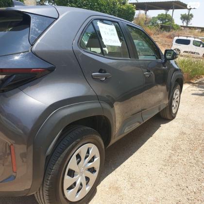 טויוטה יאריס קרוס SOL אוט' 1.5 (125 כ''ס) בנזין 2022 למכירה ברעננה