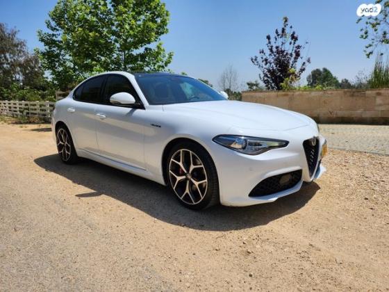 אלפא רומיאו ג'וליה Veloce RWD אוט' 2.0 (280 כ''ס) בנזין 2021 למכירה בפרדס חנה כרכור
