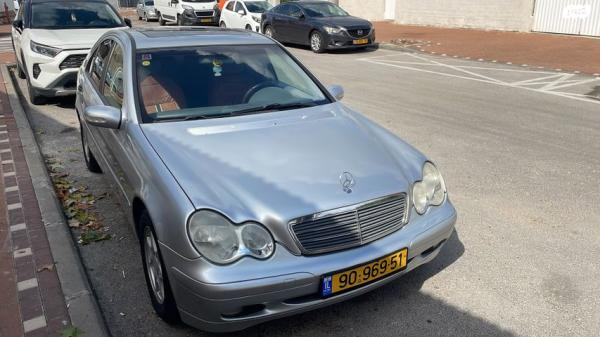 מרצדס C-Class C200 Classic אוט' 2.0 (163 כ''ס) בנזין 2003 למכירה בעכו