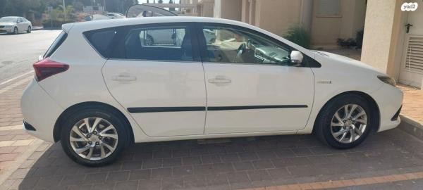 טויוטה אוריס הייבריד הייבריד אוט' 1.8 (99 כ''ס) בנזין 2016 למכירה בפרדס חנה כרכור