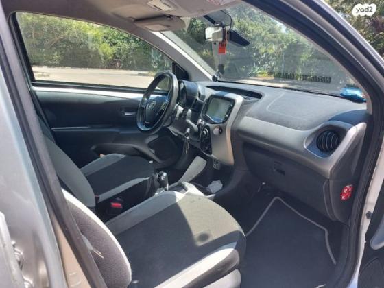 טויוטה אייגו (AYGO) X-Play אוט' 1.0 (69 כ"ס) בנזין 2016 למכירה בחיפה