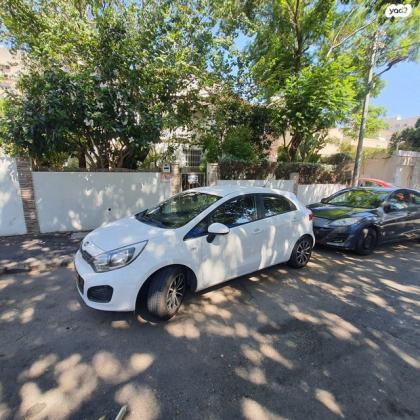 קיה ריו LX הצ'בק אוט' 1.4 (109 כ''ס) בנזין 2014 למכירה בנתניה