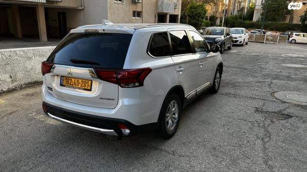 מיצובישי אאוטלנדר Intense אוט' 7 מק' 2.0 (150 כ"ס) בנזין 2017 למכירה בנתניה