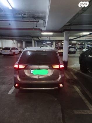 מיצובישי אאוטלנדר Instyle אוט' 7 מק' 2.0 (150 כ"ס) בנזין 2016 למכירה בנתניה