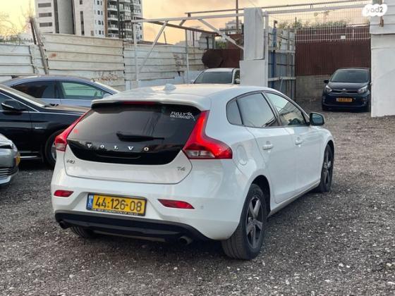 וולוו V40 T4 Kinetic אוט' 2.0 (190 כ"ס) בנזין 2016 למכירה בנתניה