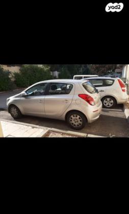 יונדאי i20 Insight אוט' 1.4 (100 כ"ס) בנזין 2013 למכירה בפתח תקווה