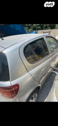 טויוטה יאריס Sol אוט' 1.3 (87 כ''ס) בנזין 2004 למכירה בגבעתיים