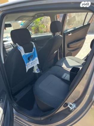 יונדאי i20 Insight ידני 1.2 (85 כ"ס) בנזין 2013 למכירה בראשון לציון