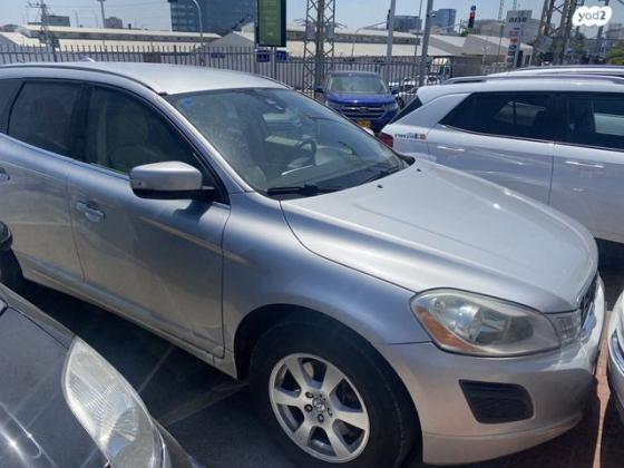 וולוו XC60 T5 Kinetic סטיישן אוט' 2.0 (240 כ"ס) בנזין 2013 למכירה בחולון