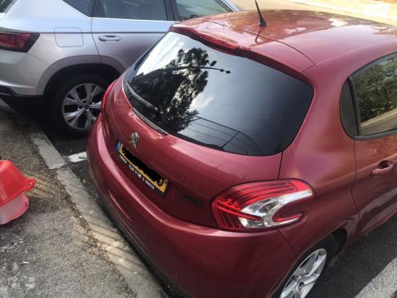 פיג'ו 208 Active ידני 1.2 (82 כ"ס) בנזין 2015 למכירה בחיפה