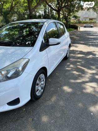 טויוטה יאריס Sol אוט' 1.3 (99 כ"ס) בנזין 2014 למכירה בהוד השרון