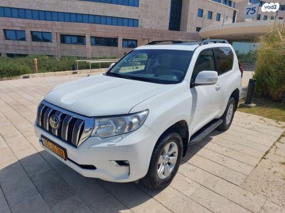 טויוטה לנד קרוזר קצר 4X4 Luxury SWB אוט' 3 דלתות דיזל 2.8 (204 כ''ס) דיזל 2021 למכירה בחולון