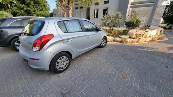 יונדאי i20 Insight אוט' 1.4 (100 כ"ס) בנזין 2014 למכירה בבניה
