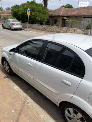 קיה ריו EX סדאן אוט' 1.4 (97 כ''ס) בנזין 2009 למכירה בנתניה