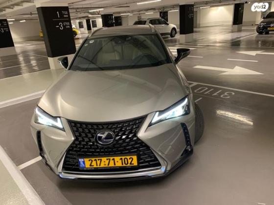 לקסוס UX UX250H Luxury הייבריד אוט' 2.0 (152 כ''ס) בנזין 2020 למכירה בתל אביב יפו