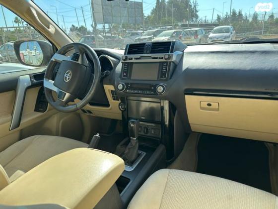 טויוטה לנד קרוזר ארוך 4X4 Select אוט' דיזל 7 מק' 2.8 (177 כ"ס) דיזל 2016 למכירה באפרת