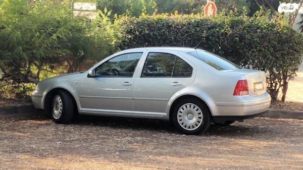 פולקסווגן בורה Comfortline אוט' 1.6 (102 כ''ס) בנזין 2002 למכירה בהרצליה